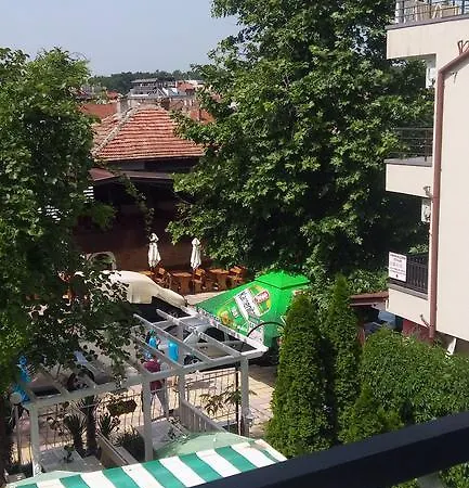 בית הארחה Oasis 2*