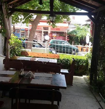 Πανσιόν Oasis Kiten (Burgas)