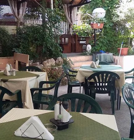 Pensjonat Oasis 2*