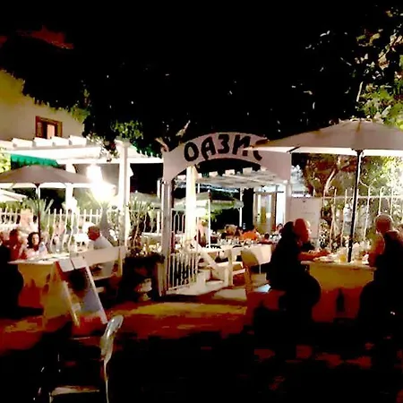 בית הארחה Oasis 2*