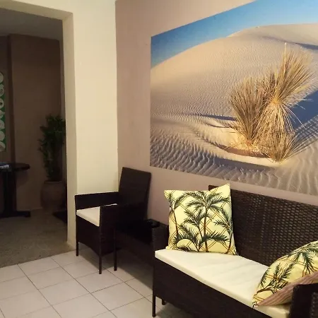 Oasis בית הארחה 2*