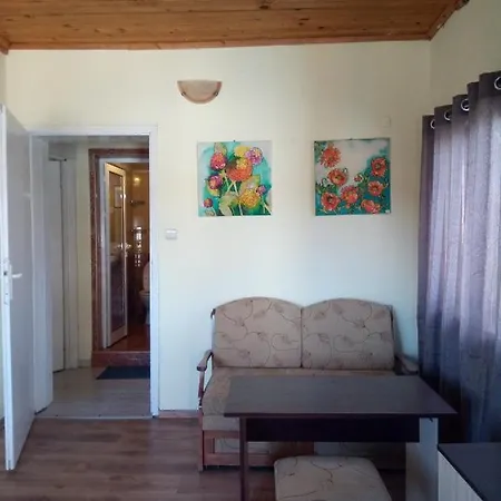 Oasis בית הארחה