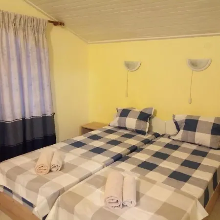 Πανσιόν Oasis Kiten (Burgas)