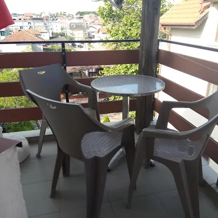 Oasis בית הארחה 2*